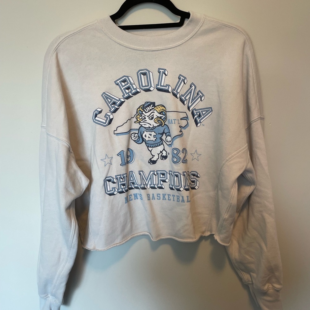 Abercrombie Soft A&F Cream Graphic Cropped Crewneck Sweatshirt - M